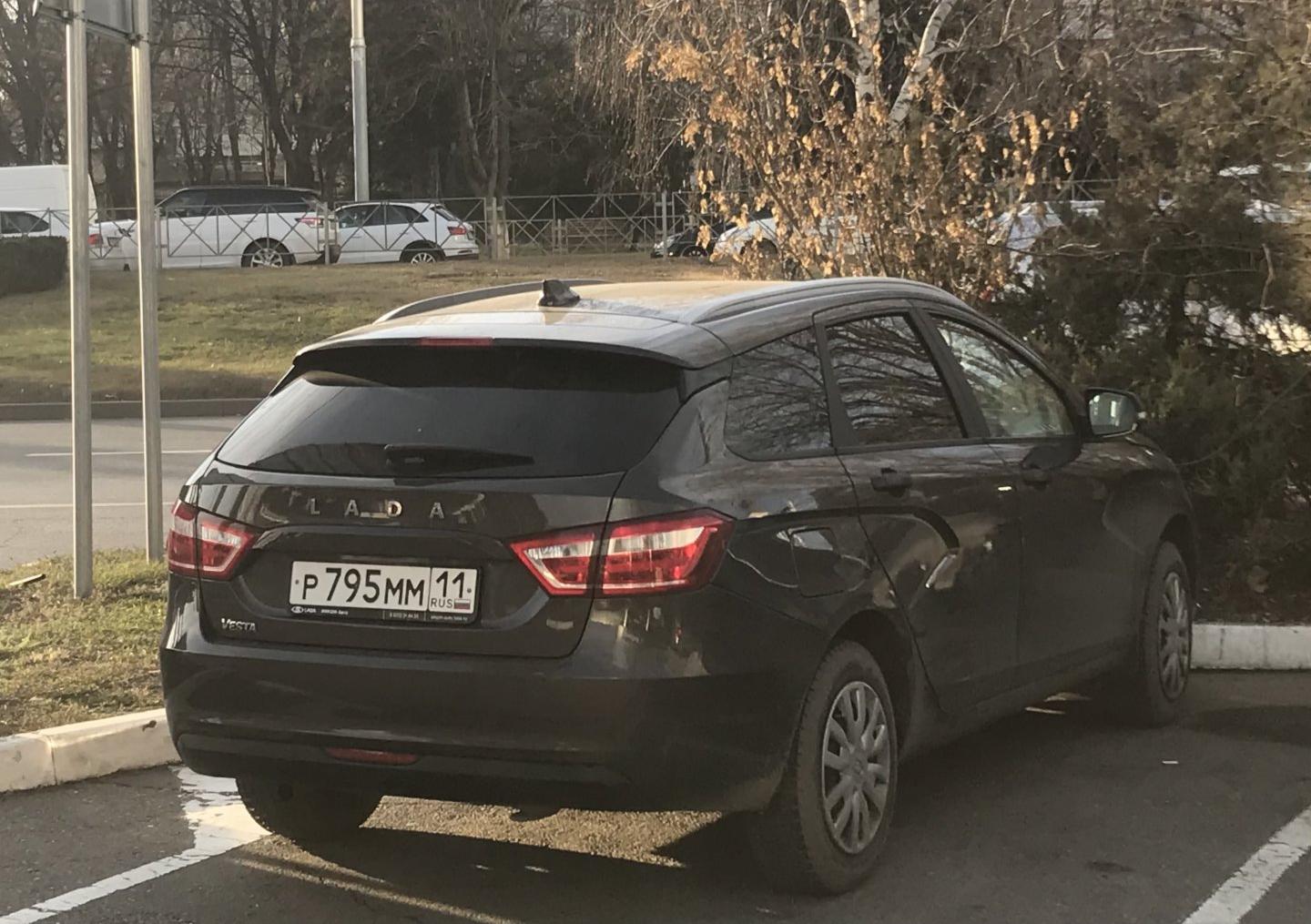 Автомобиль госномер Р795ММ11