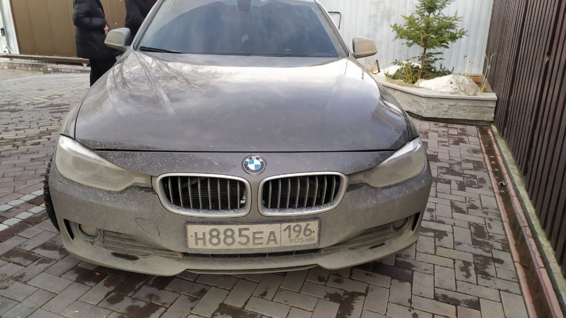 Автомобиль госномер Н885ЕА196