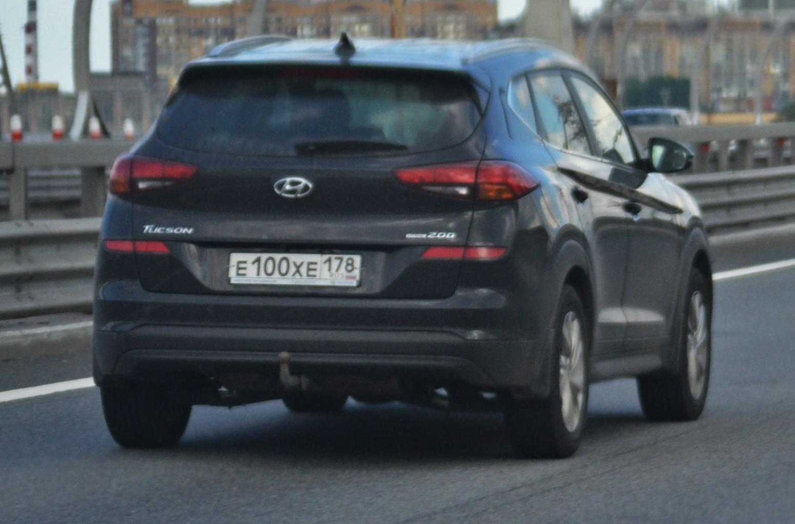 Автомобиль госномер Е100ХЕ178