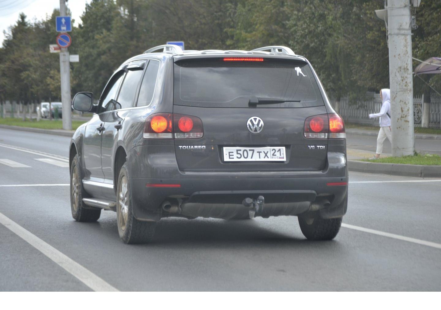 Автомобиль госномер Е507ТХ21