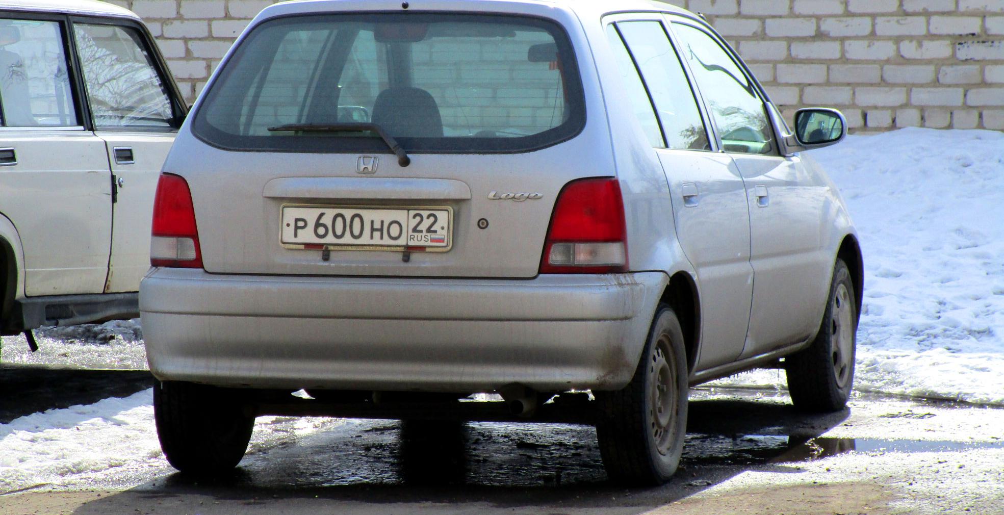 Автомобиль госномер Р600НО22