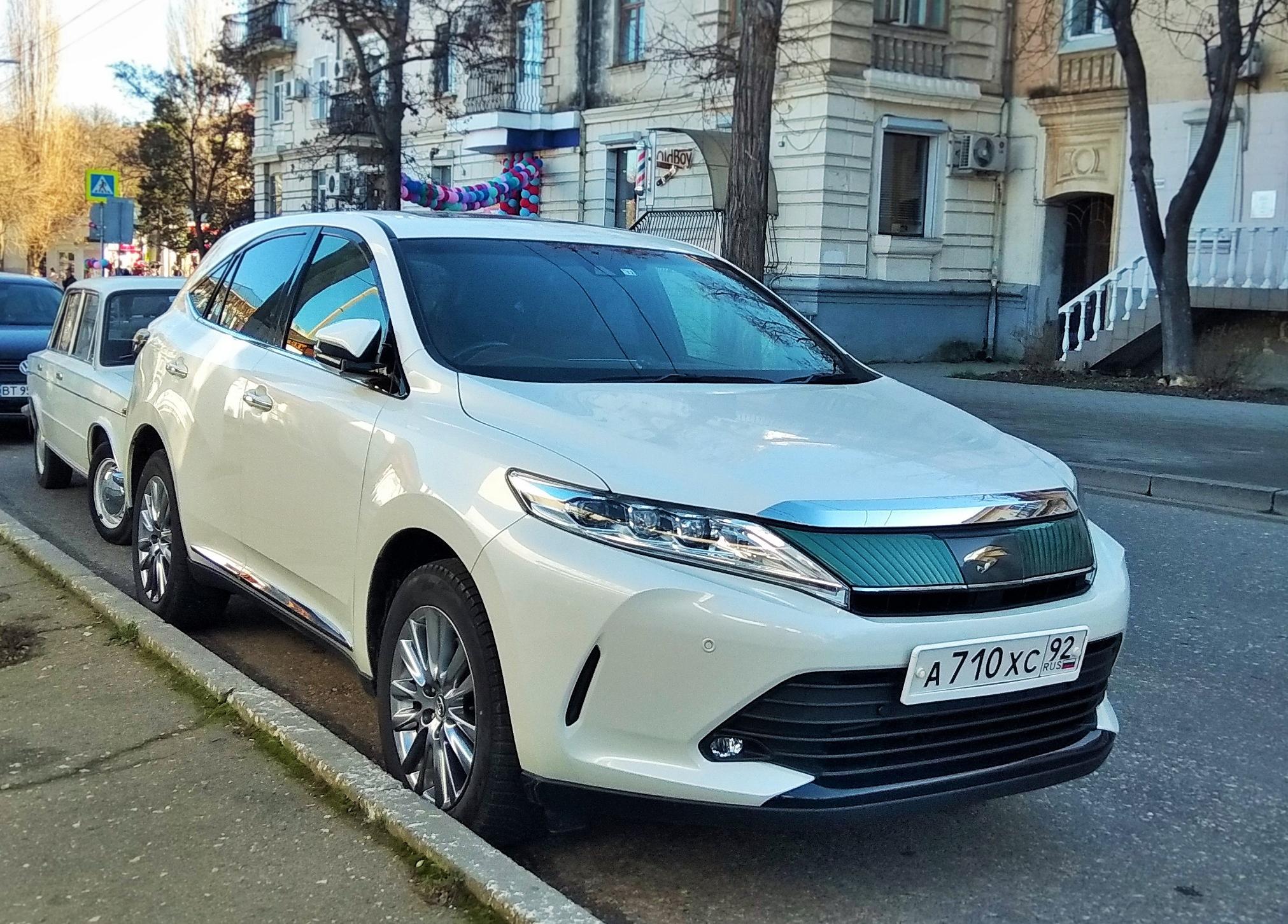 Автомобиль госномер А710ХС92