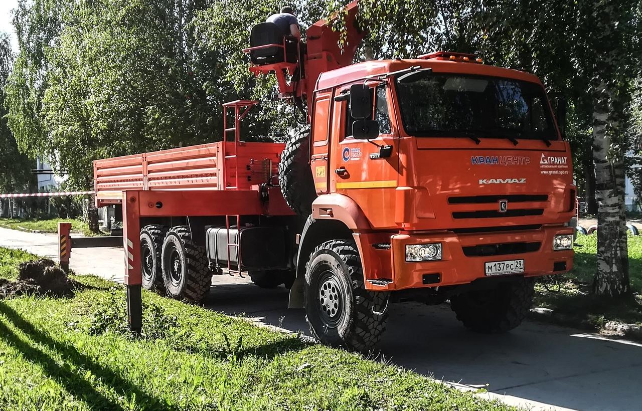 Автомобиль госномер М137РС29