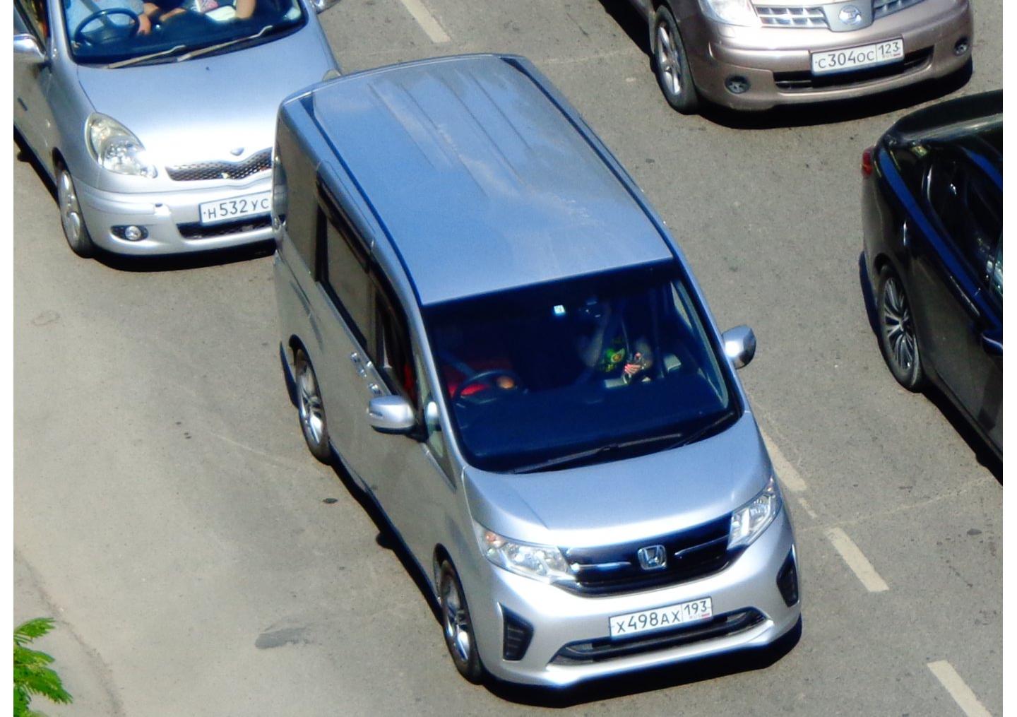 Автомобиль госномер Х498АХ193