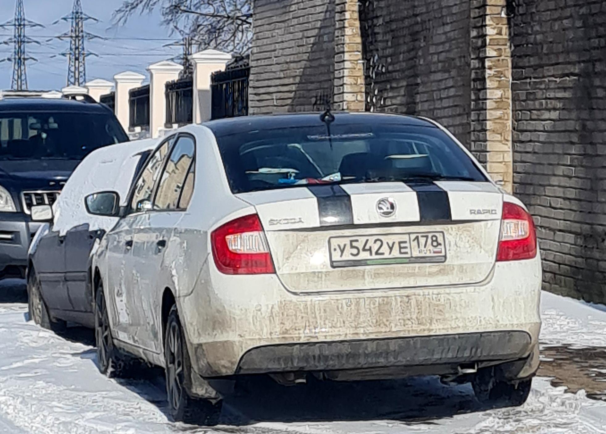 Автомобиль госномер У542УЕ178
