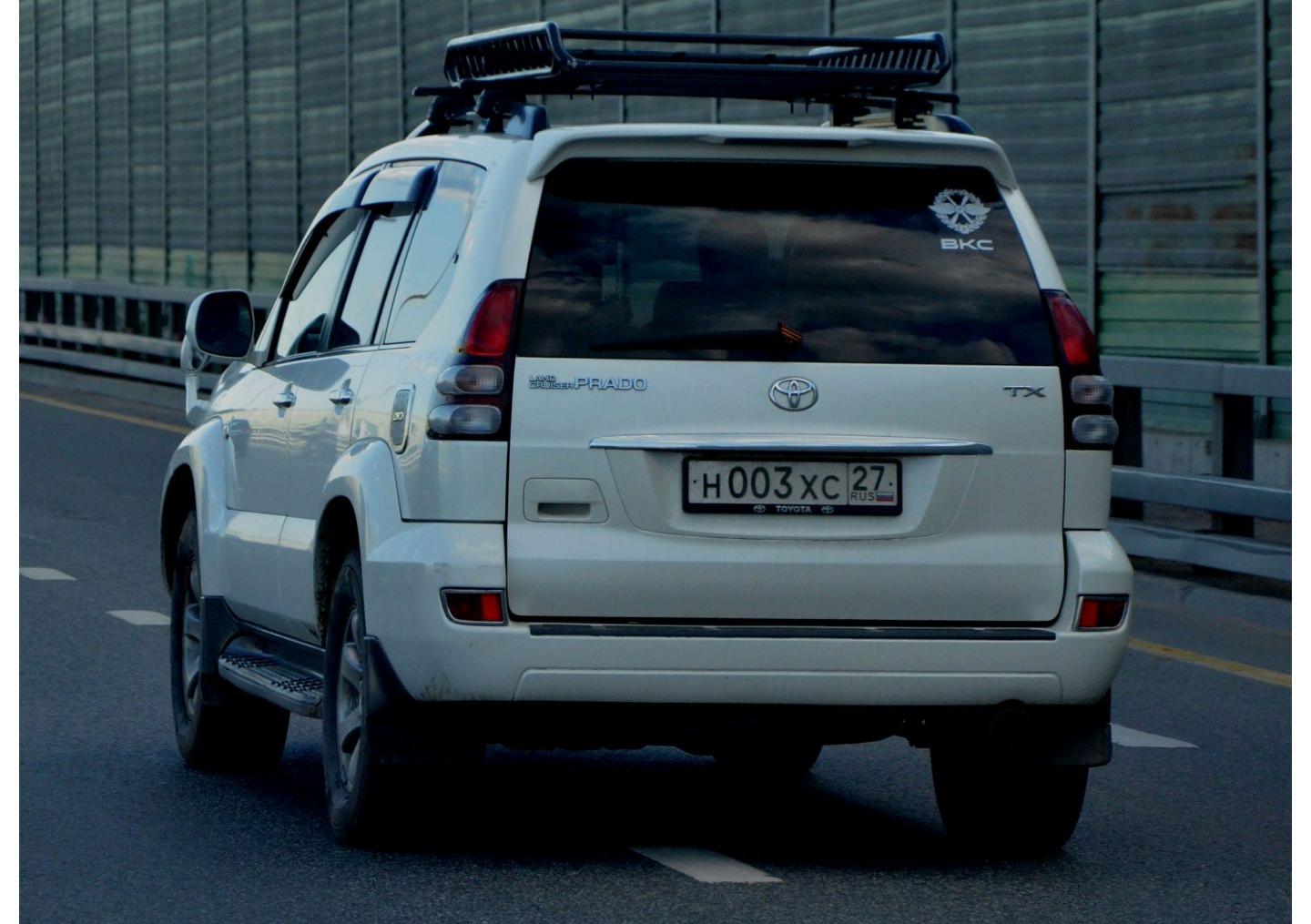 Автомобиль госномер Н003ХС27