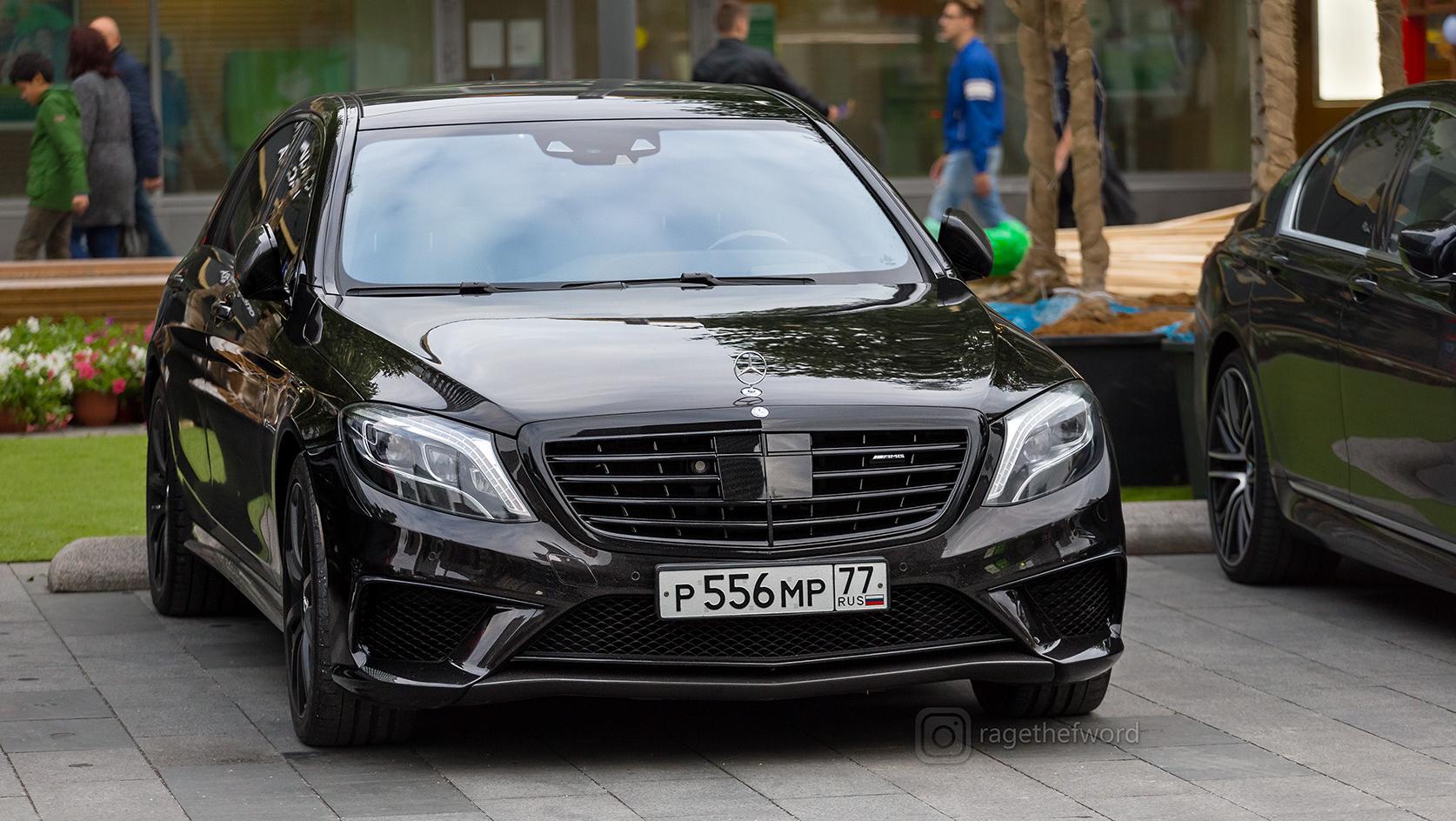 Автомобиль госномер Р556МР77