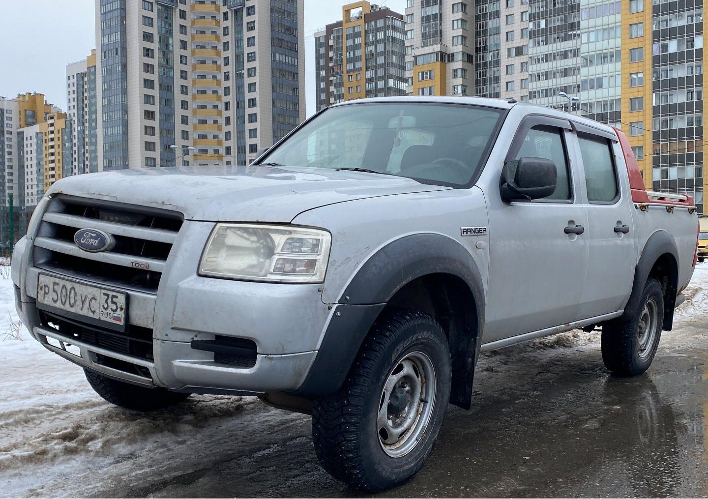 Автомобиль госномер Р500УС35