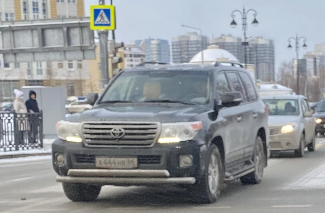 Автомобиль госномер А444НВ66