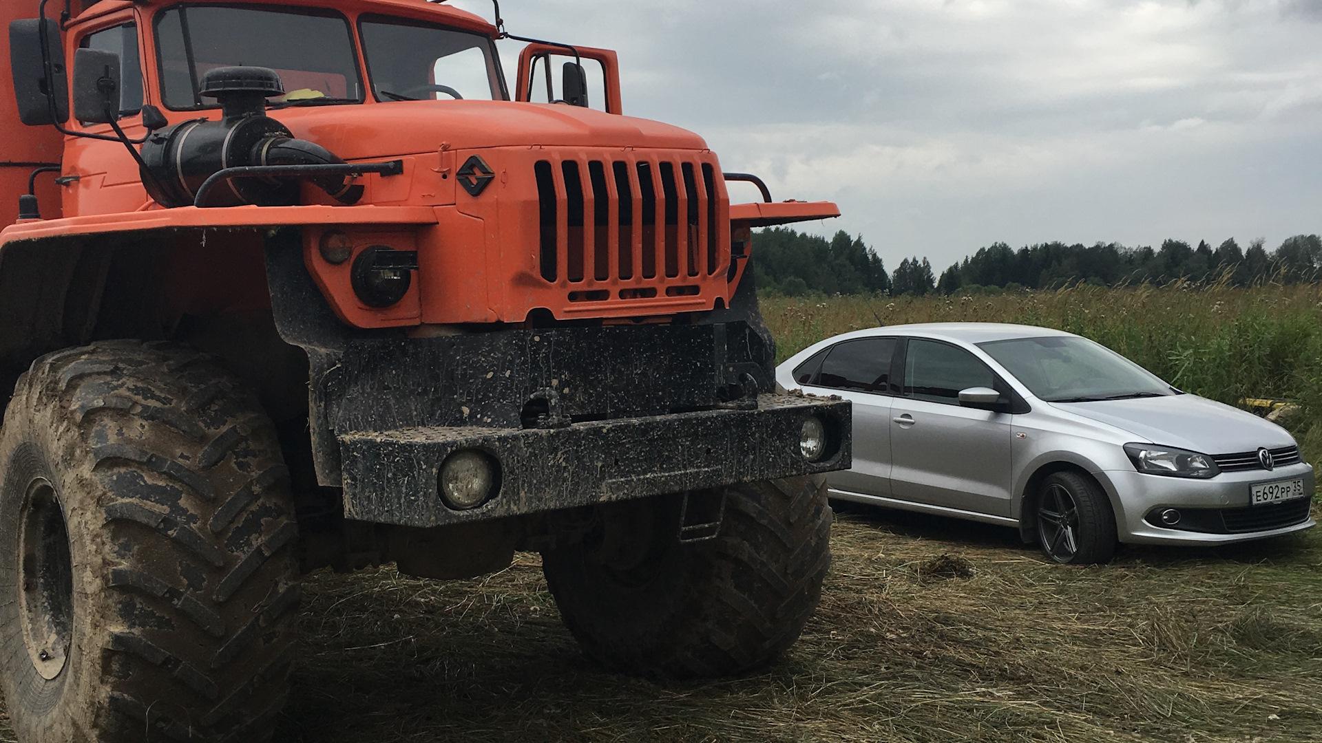Автомобиль госномер Е692РР35