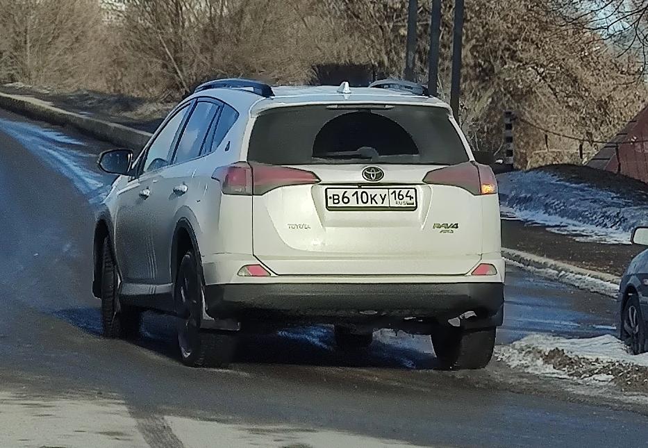 Автомобиль госномер В610КУ164