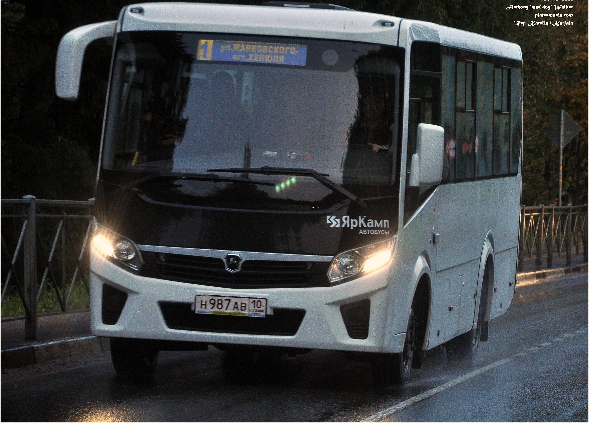 Автомобиль госномер Н987АВ10