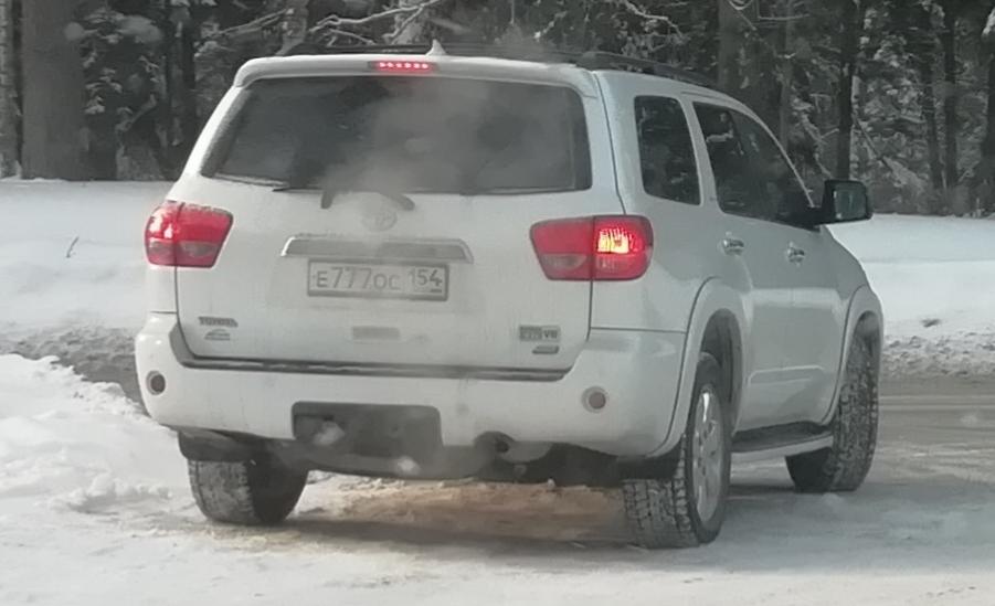 Автомобиль госномер Е777ОС154