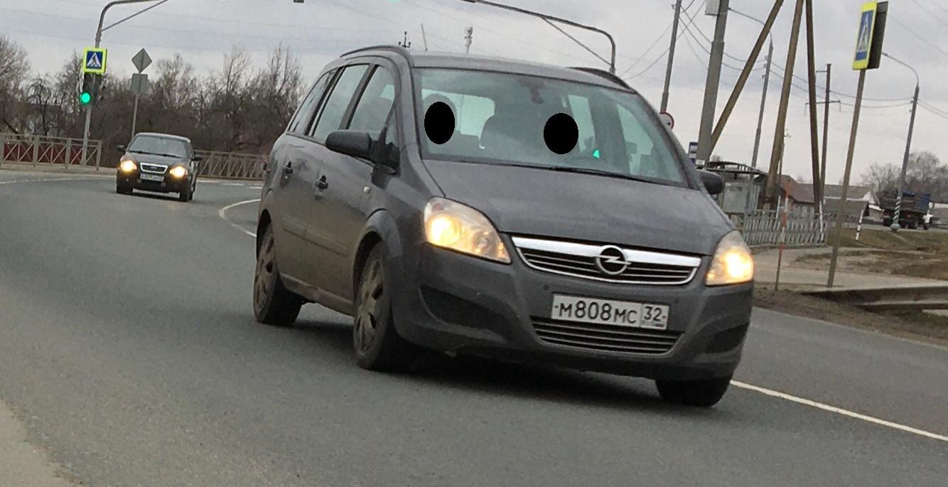 Автомобиль госномер М808МС32