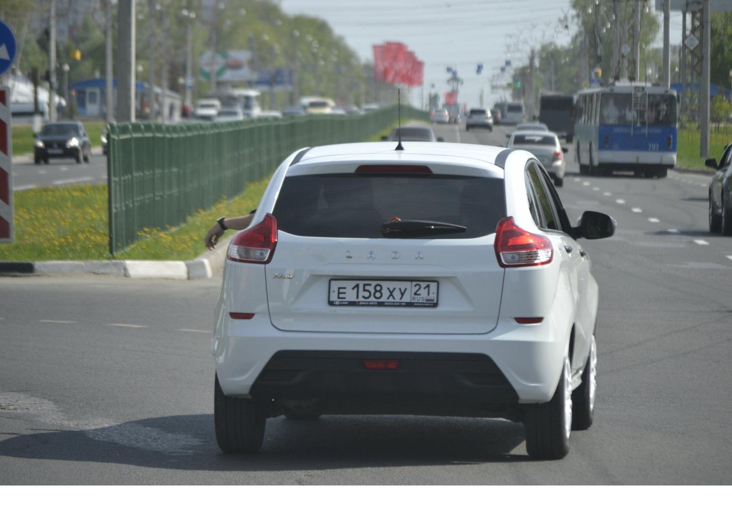 Автомобиль госномер Е158ХУ21
