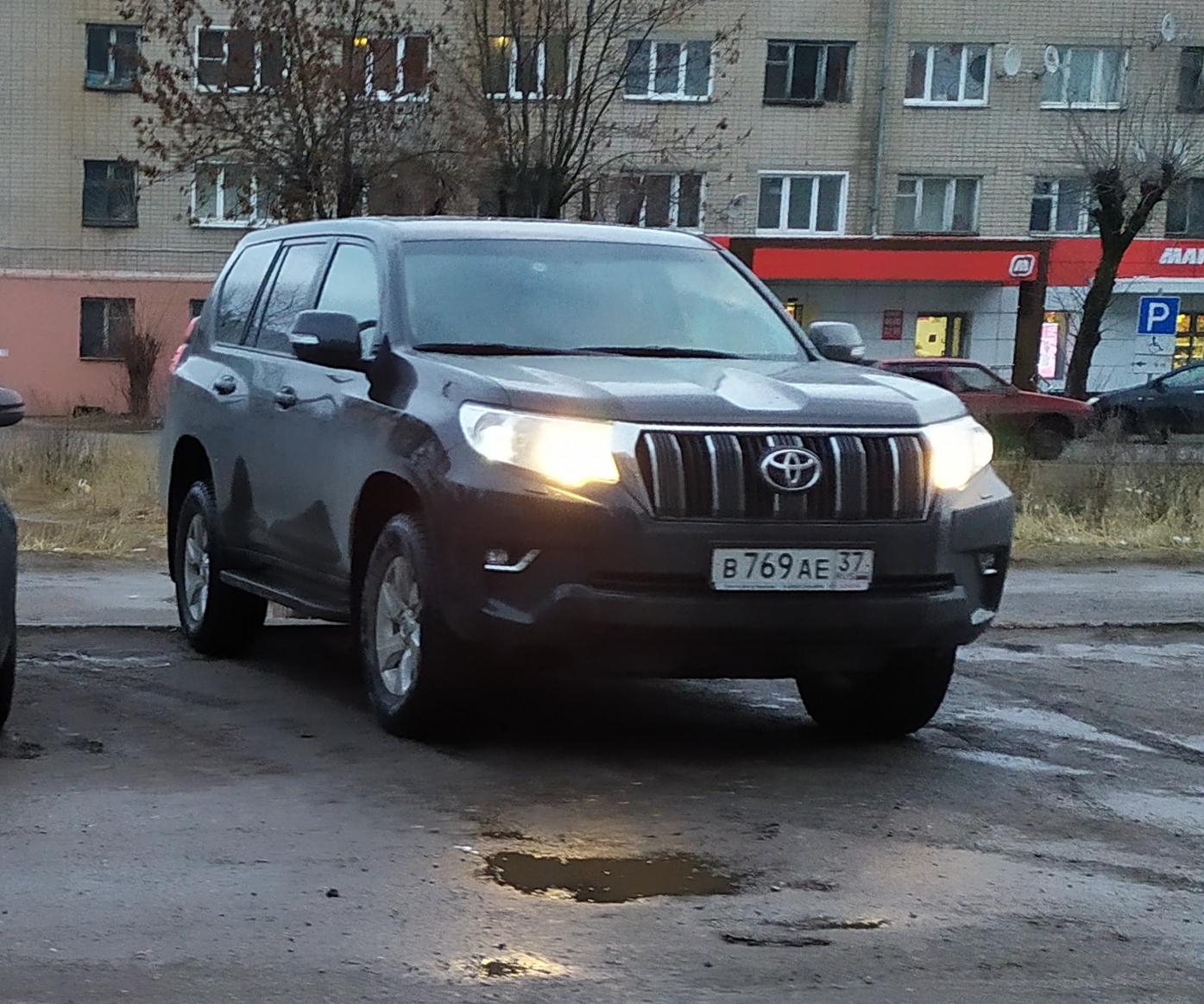 Автомобиль госномер В769АЕ37