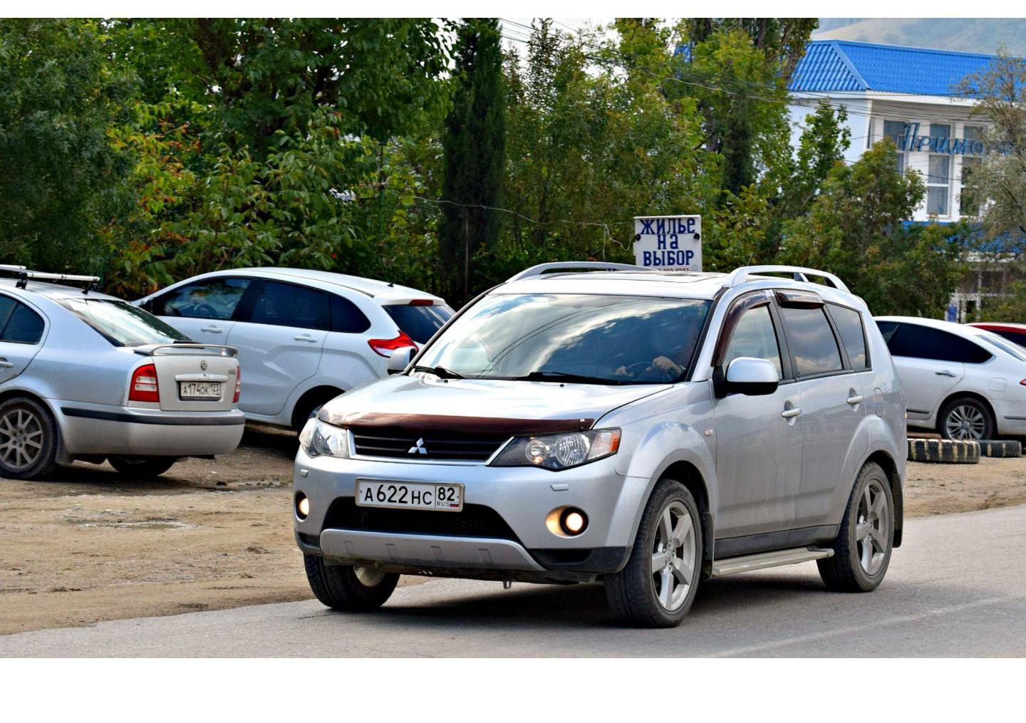 Автомобиль госномер А622НС82