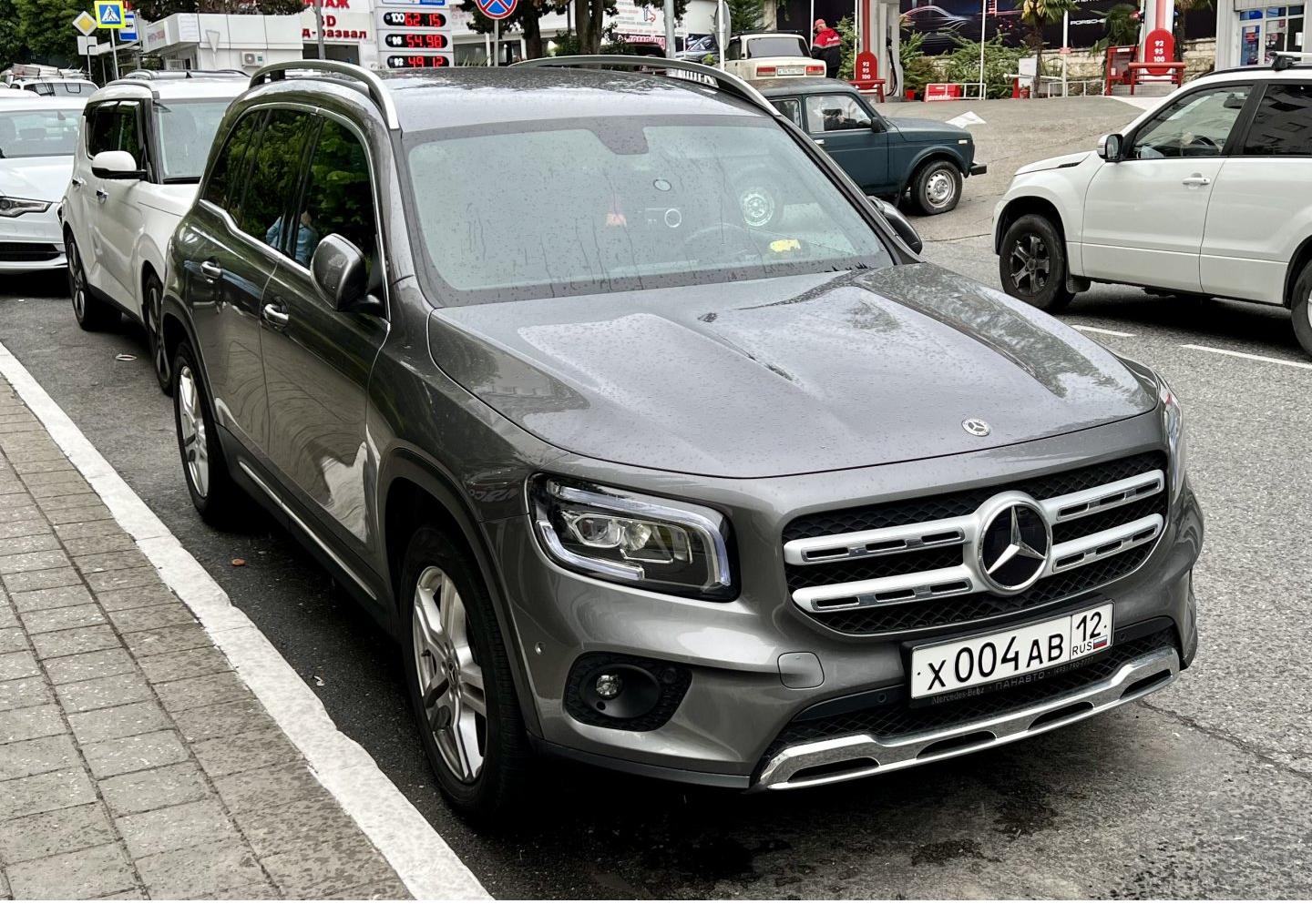 Автомобиль госномер Х004АВ12