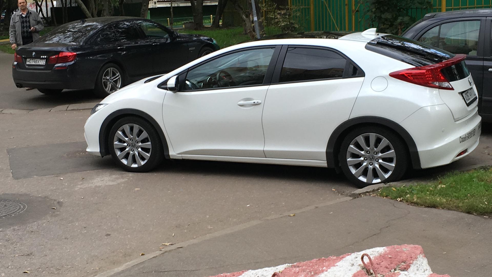Автомобиль госномер М074ВХ777