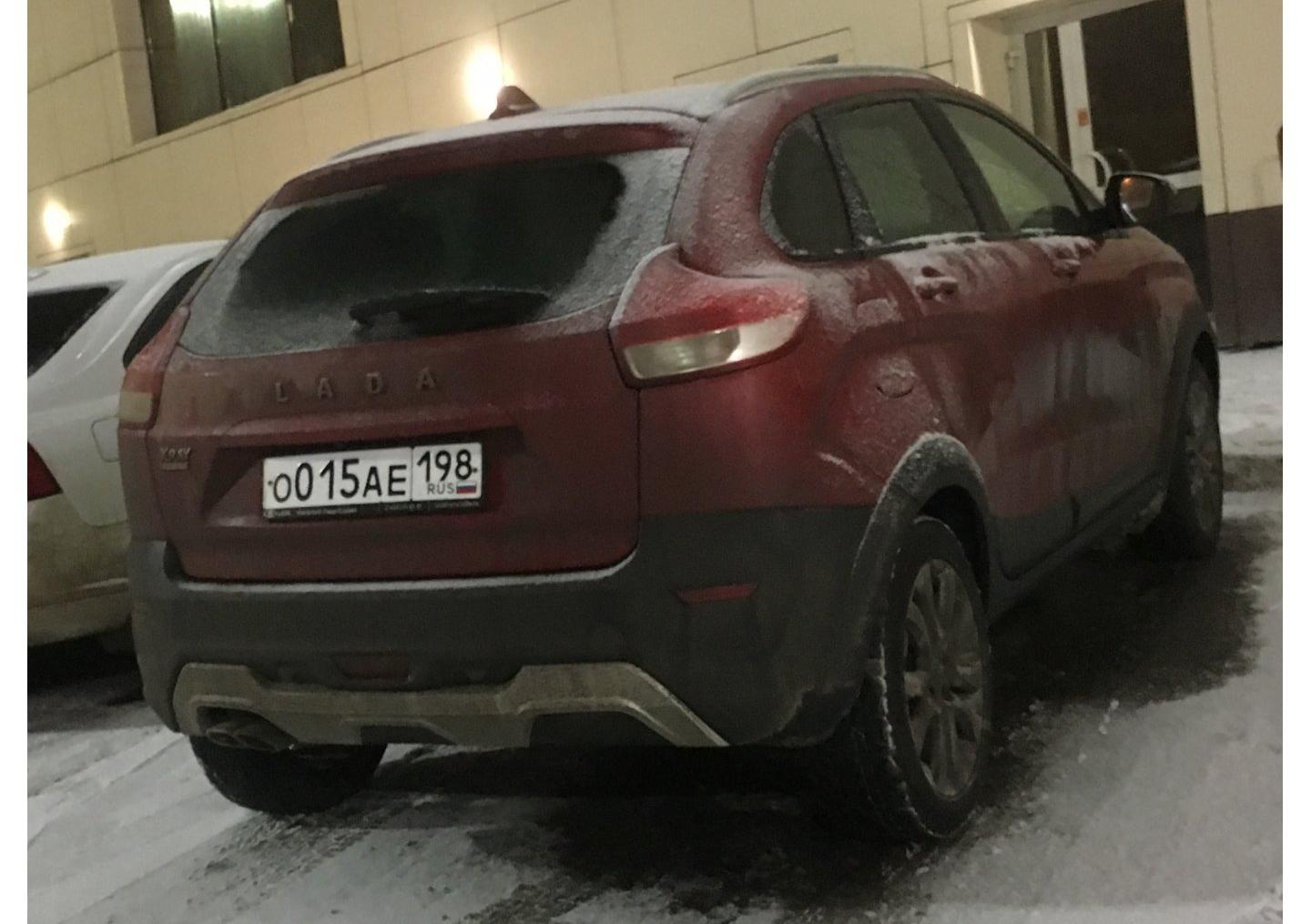 Автомобиль госномер О015АЕ198