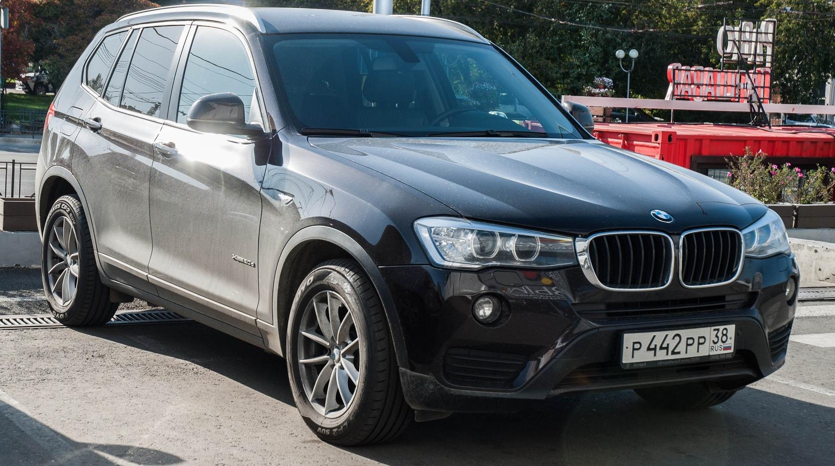 Автомобиль госномер Р442РР38