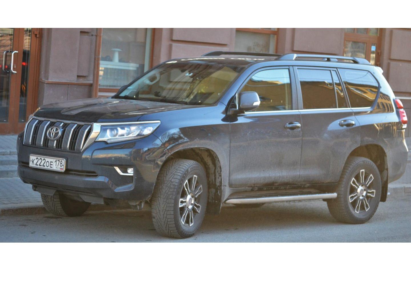 Автомобиль госномер К222ОЕ178