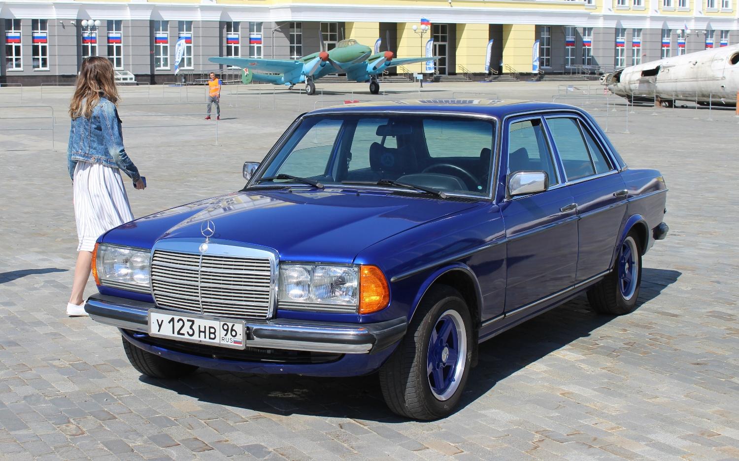 Автомобиль госномер У123НВ96