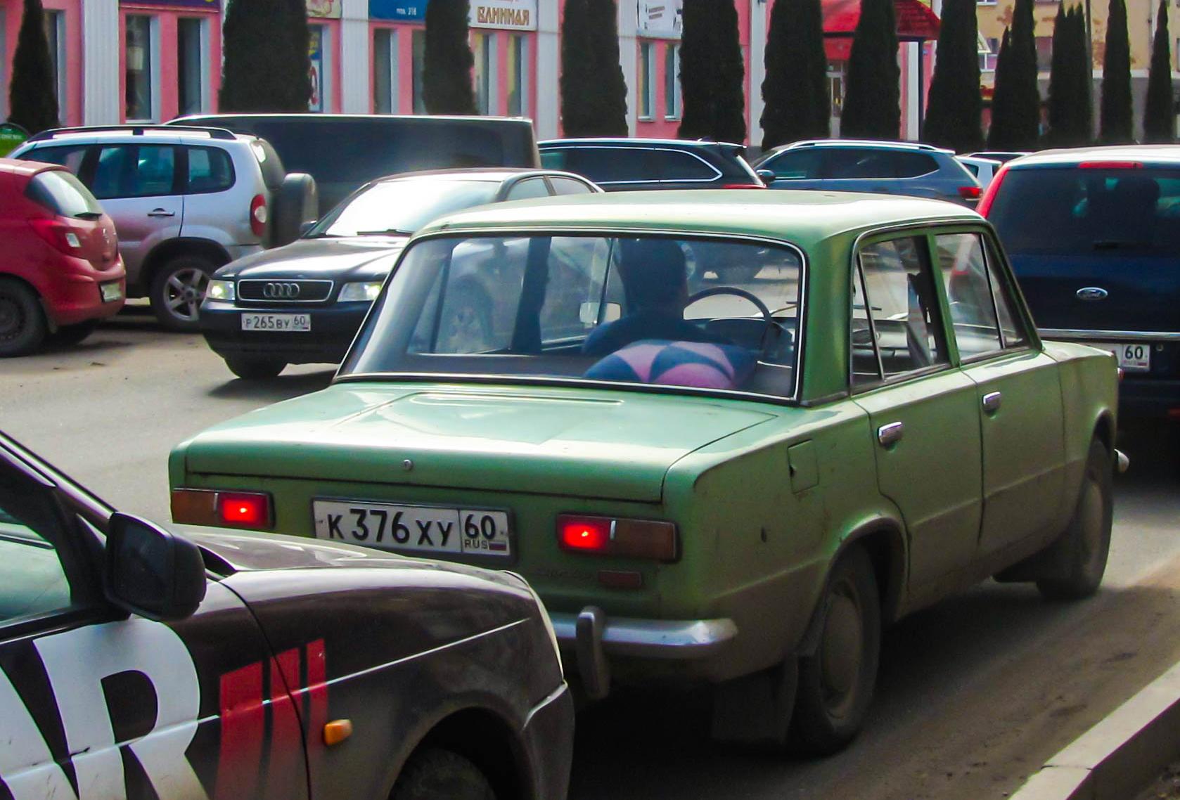 Автомобиль госномер К376ХУ60