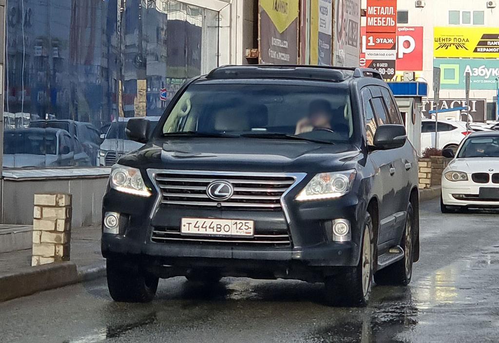 Автомобиль госномер Т444ВО125
