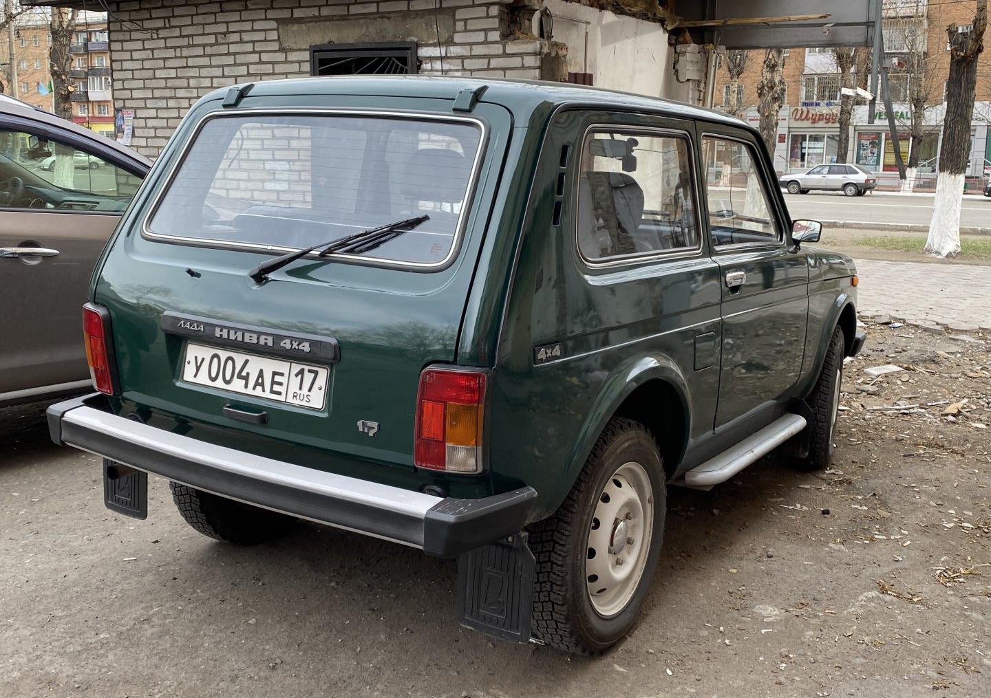 Автомобиль госномер У004АЕ17