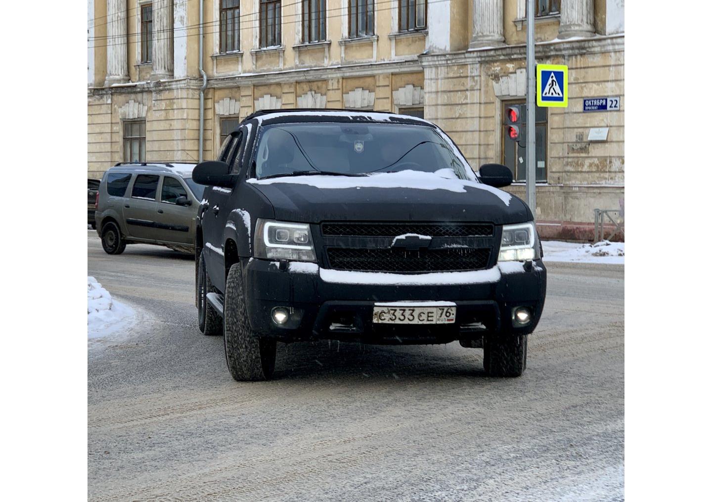 Автомобиль госномер С333СЕ76