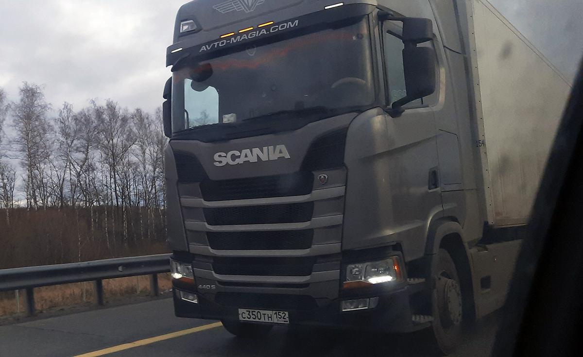Автомобиль госномер С350ТН152
