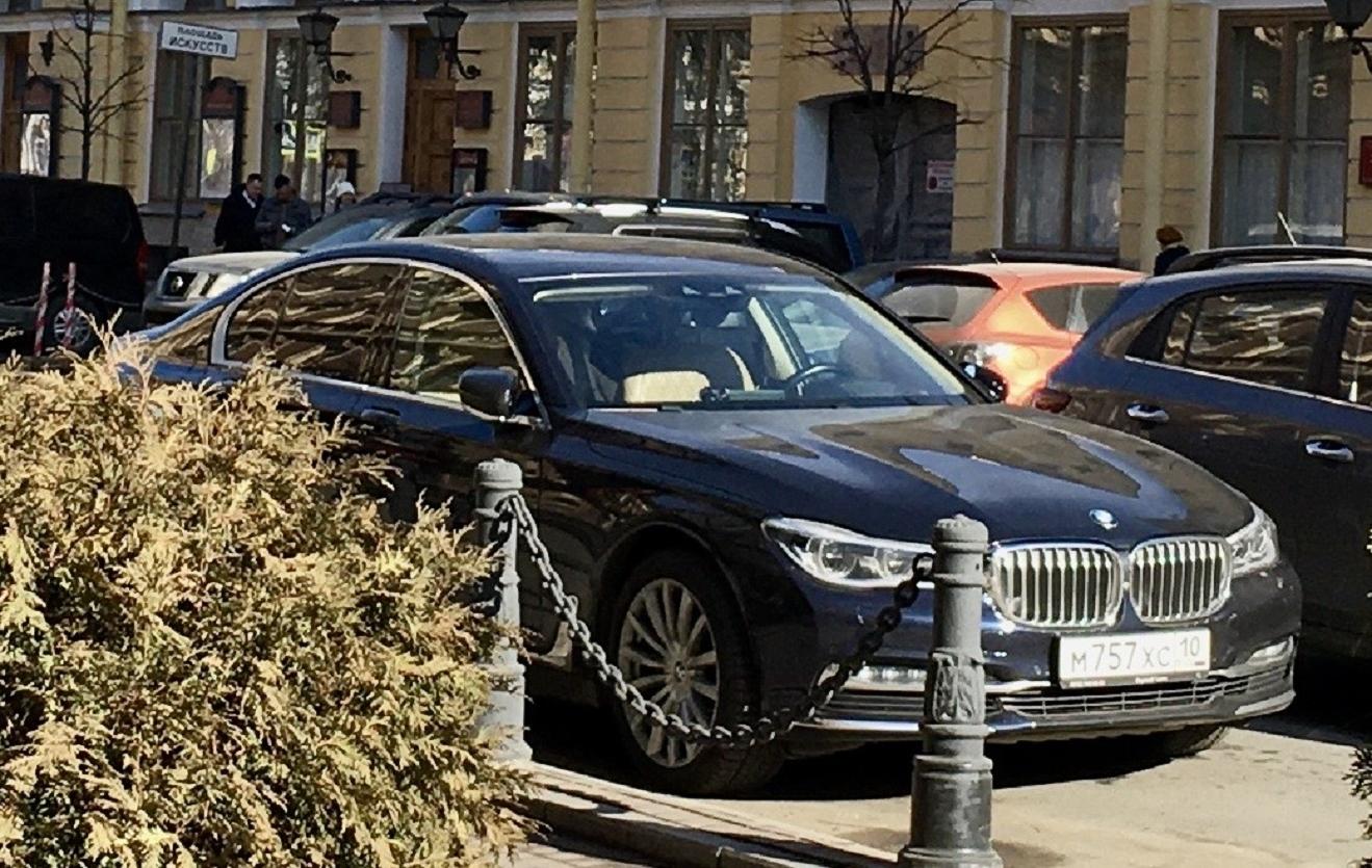 Автомобиль госномер М757ХС10