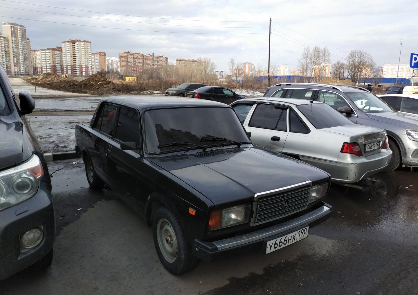 Автомобиль госномер У666НК190