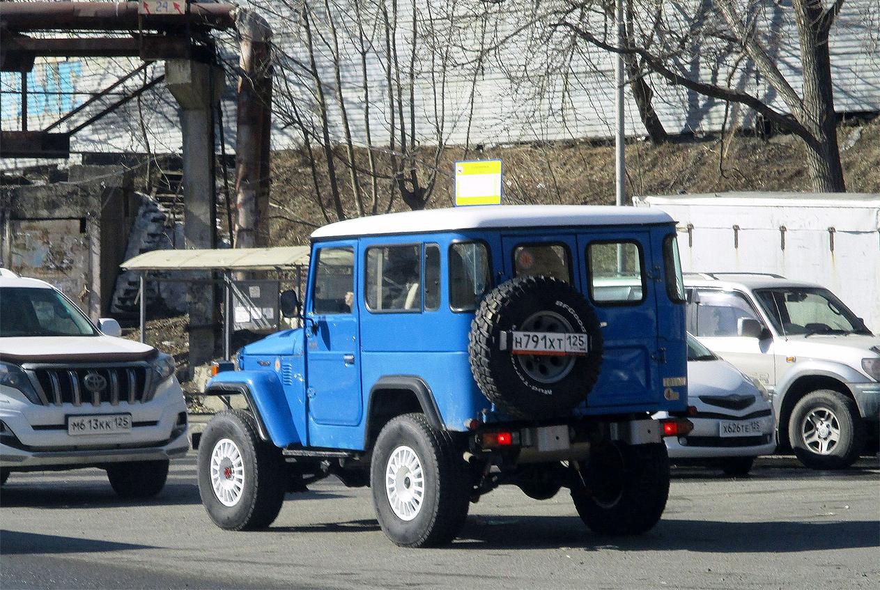 Автомобиль госномер Н791ХТ125