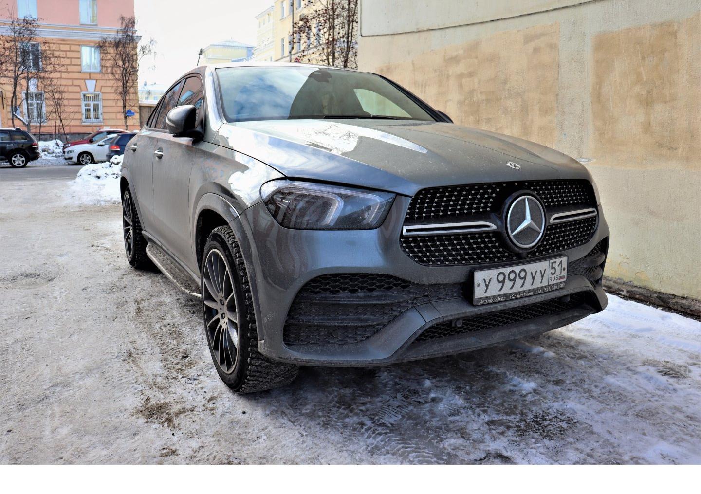 Автомобиль госномер У999УУ51