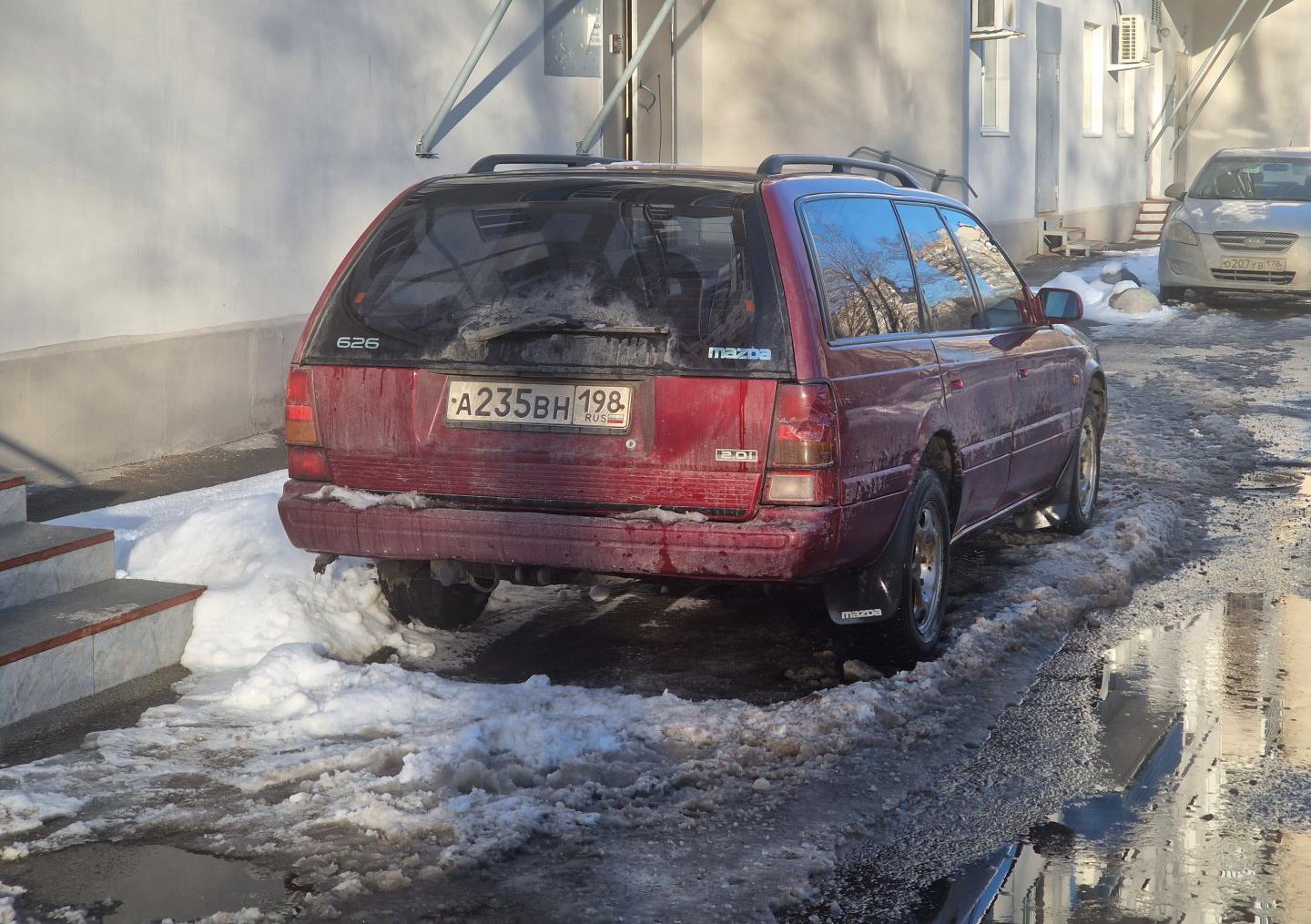 Автомобиль госномер А235ВН198