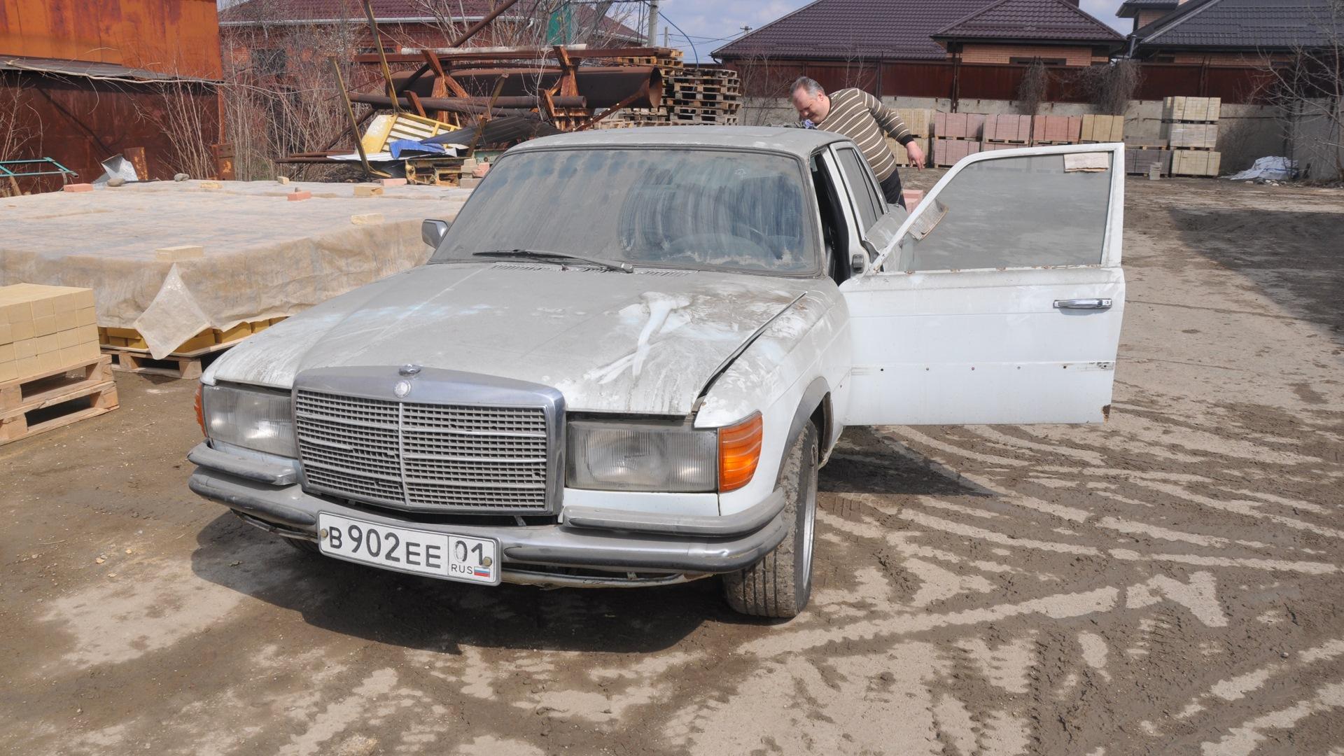 Автомобиль госномер В902ЕЕ01