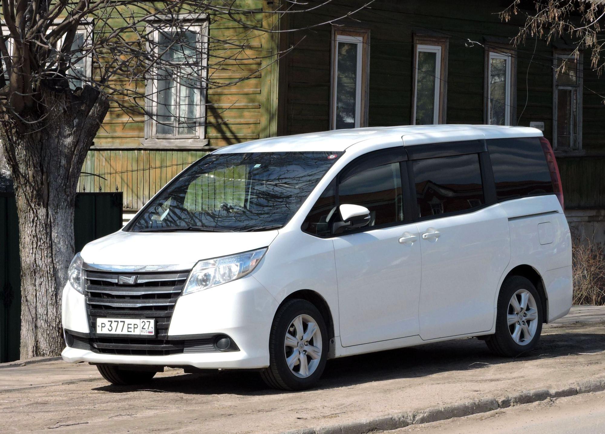 Автомобиль госномер Р377ЕР27