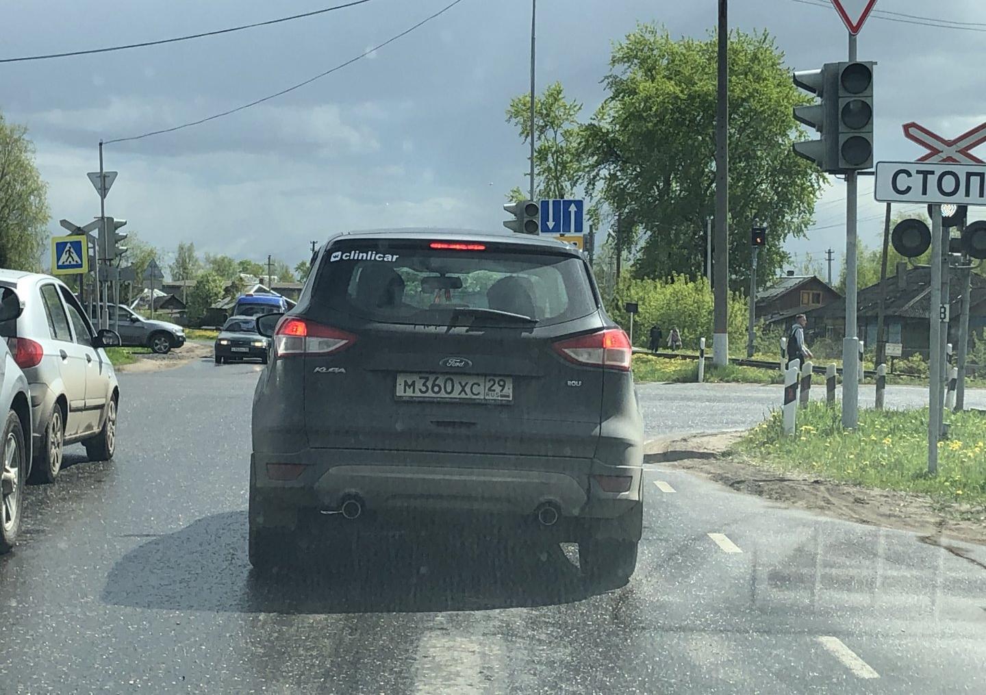 Автомобиль госномер М360ХС29