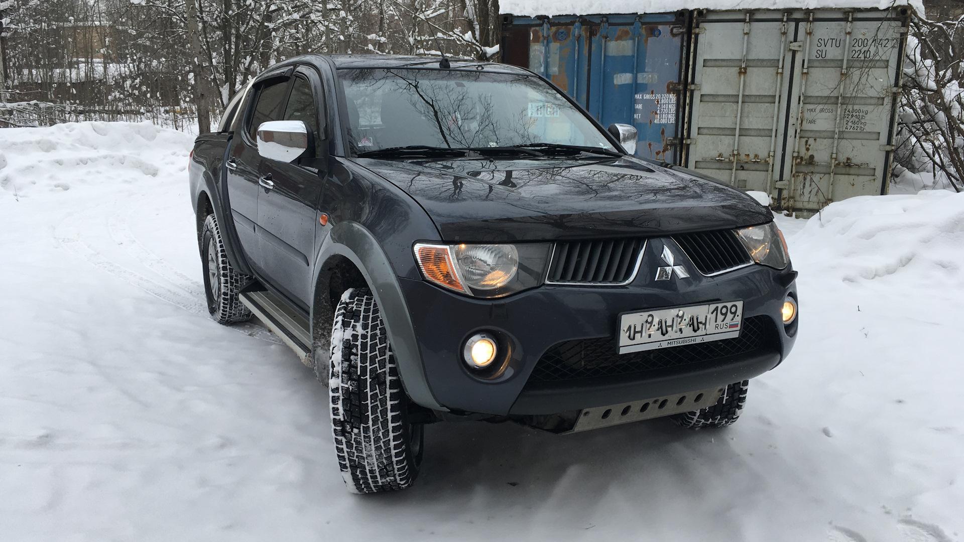 Автомобиль госномер Н282МН199