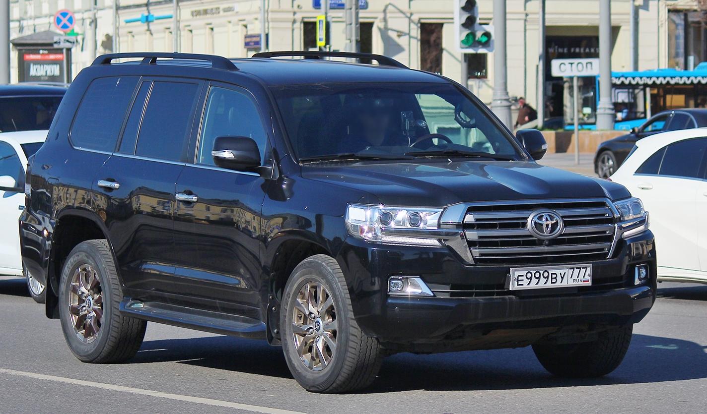 Автомобиль госномер Е999ВУ777
