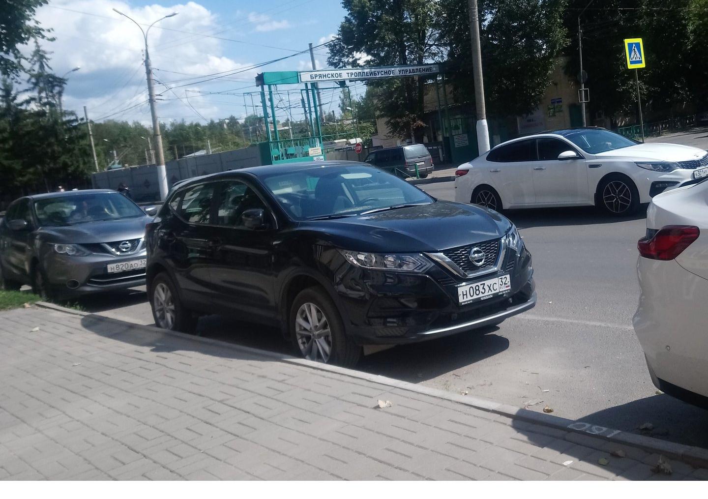 Автомобиль госномер Н083ХС32