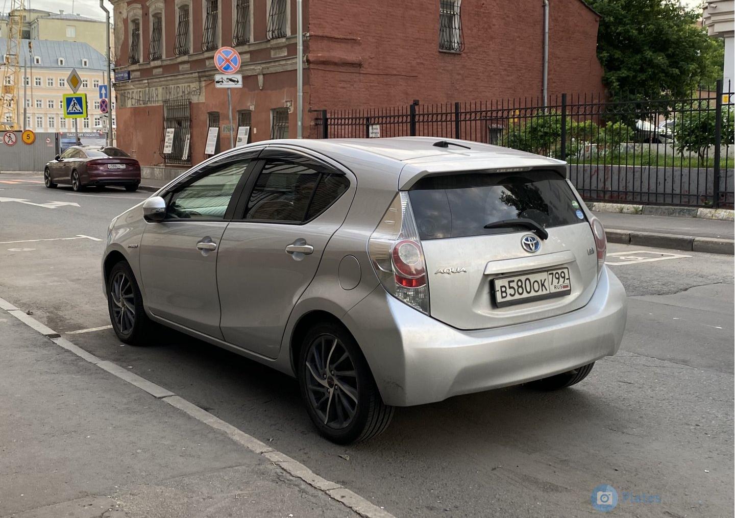 Автомобиль госномер В580ОК799