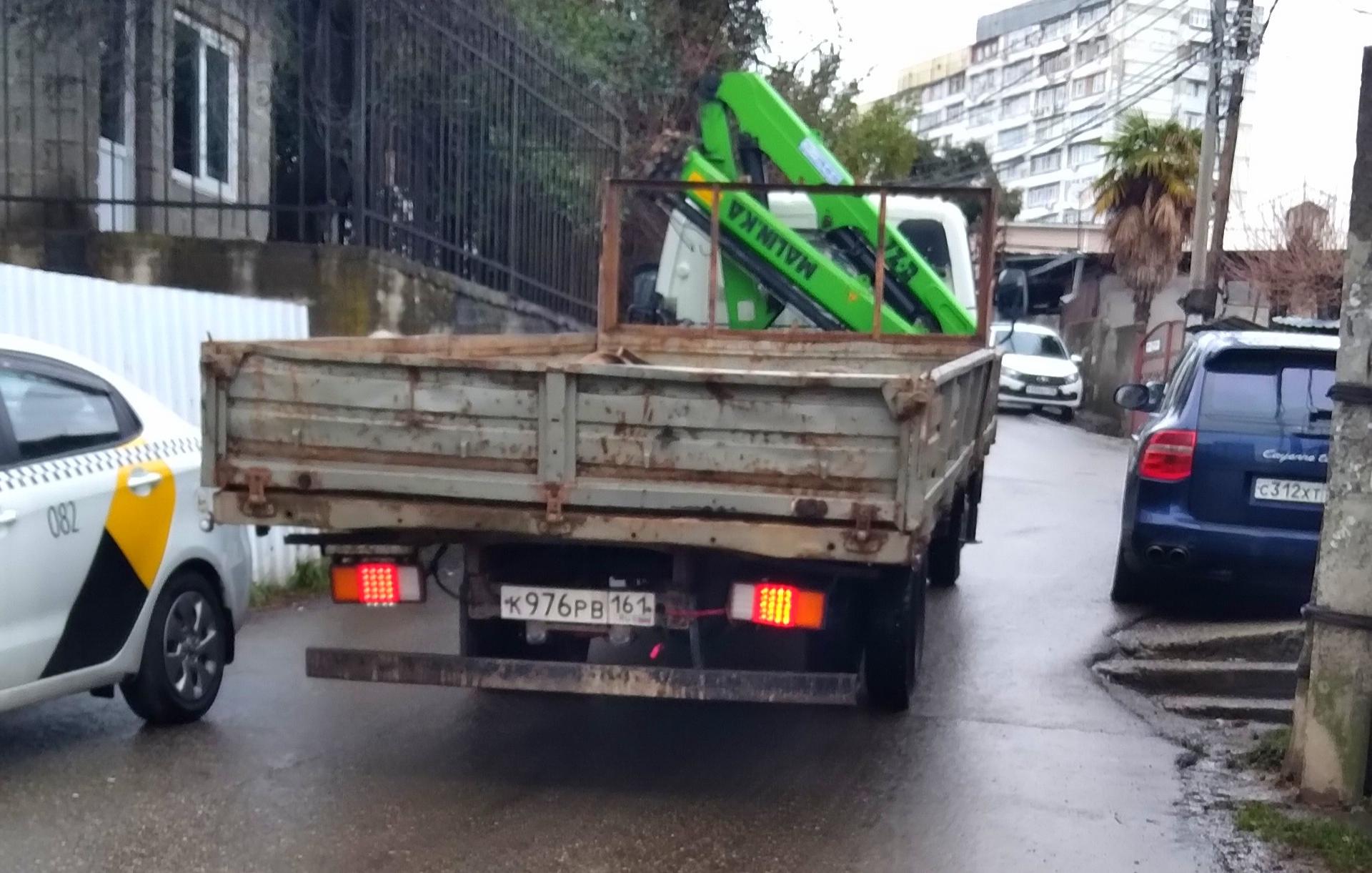 Автомобиль госномер К976РВ161