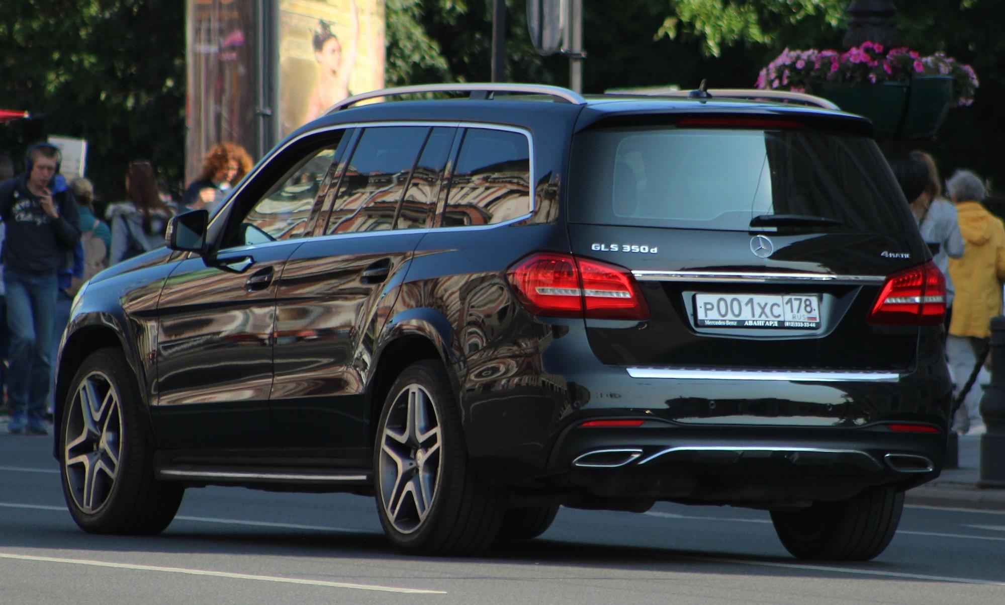 Автомобиль госномер Р001ХС178