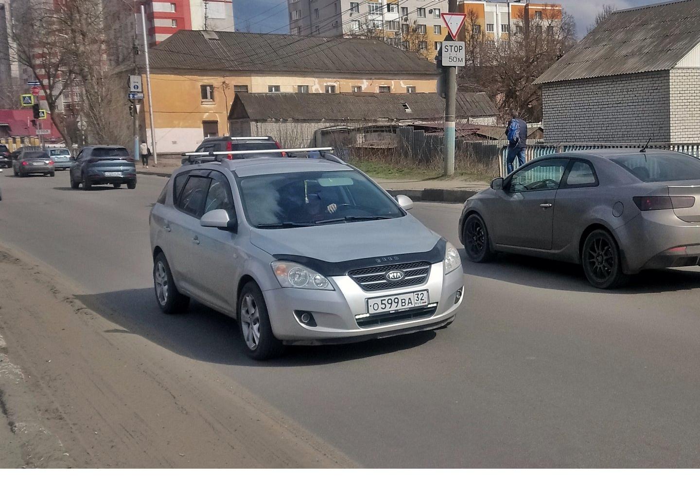 Автомобиль госномер О599ВА32