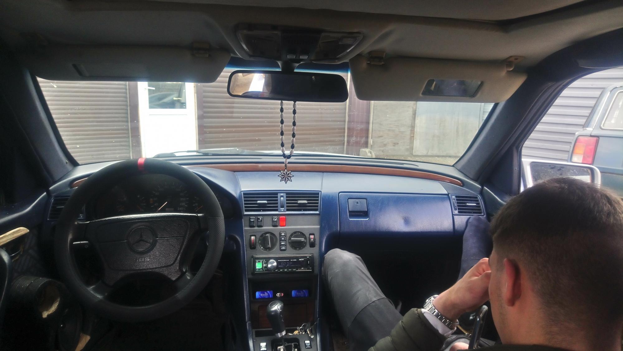 Автомобиль госномер У325ВР790
