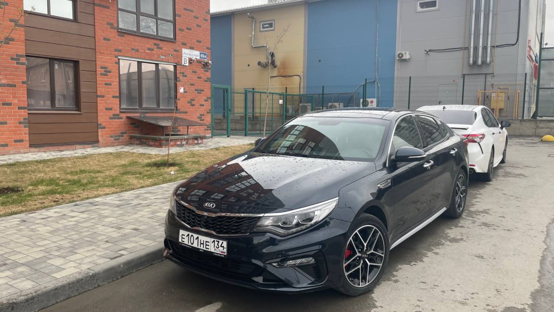 Автомобиль госномер Е101НЕ134