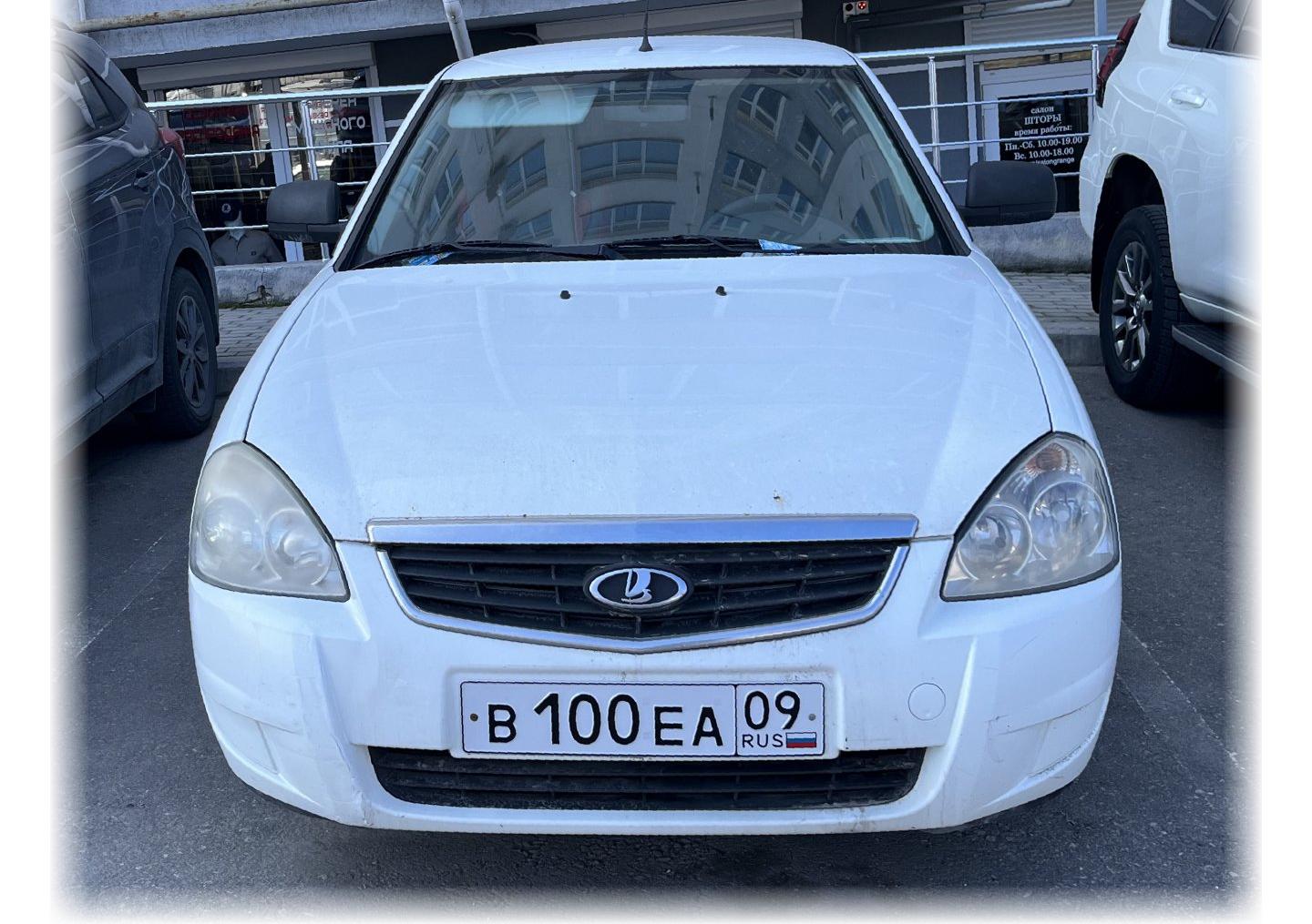 Автомобиль госномер В100ЕА09
